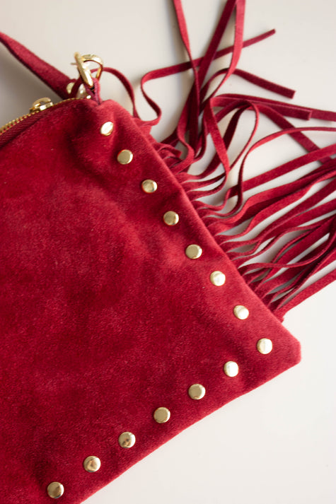 Mala de Pele Bordô com Tachas e Franjas