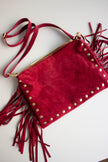 Mala de Pele Bordô com Tachas e Franjas