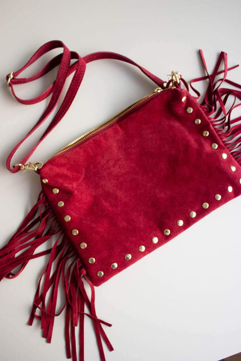 Mala de Pele Bordô com Tachas e Franjas
