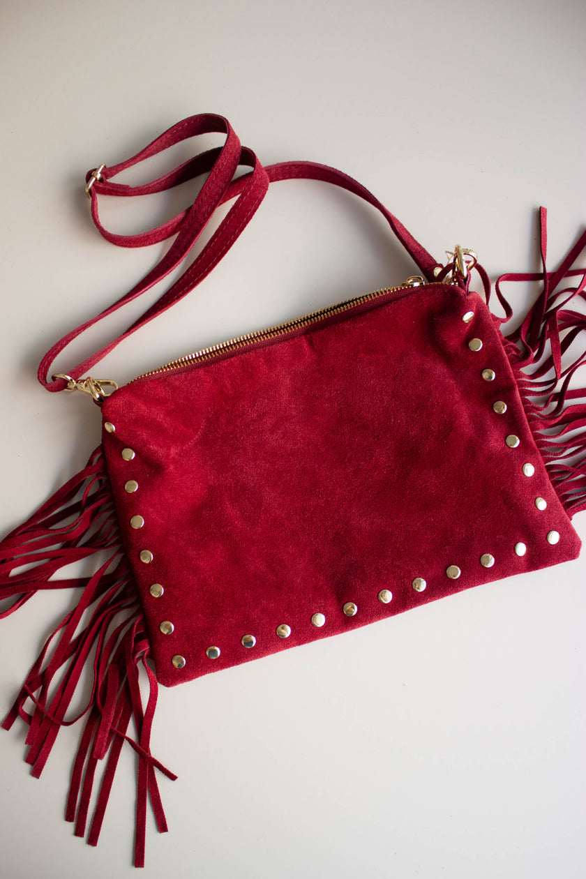 Mala de Pele Bordô com Tachas e Franjas