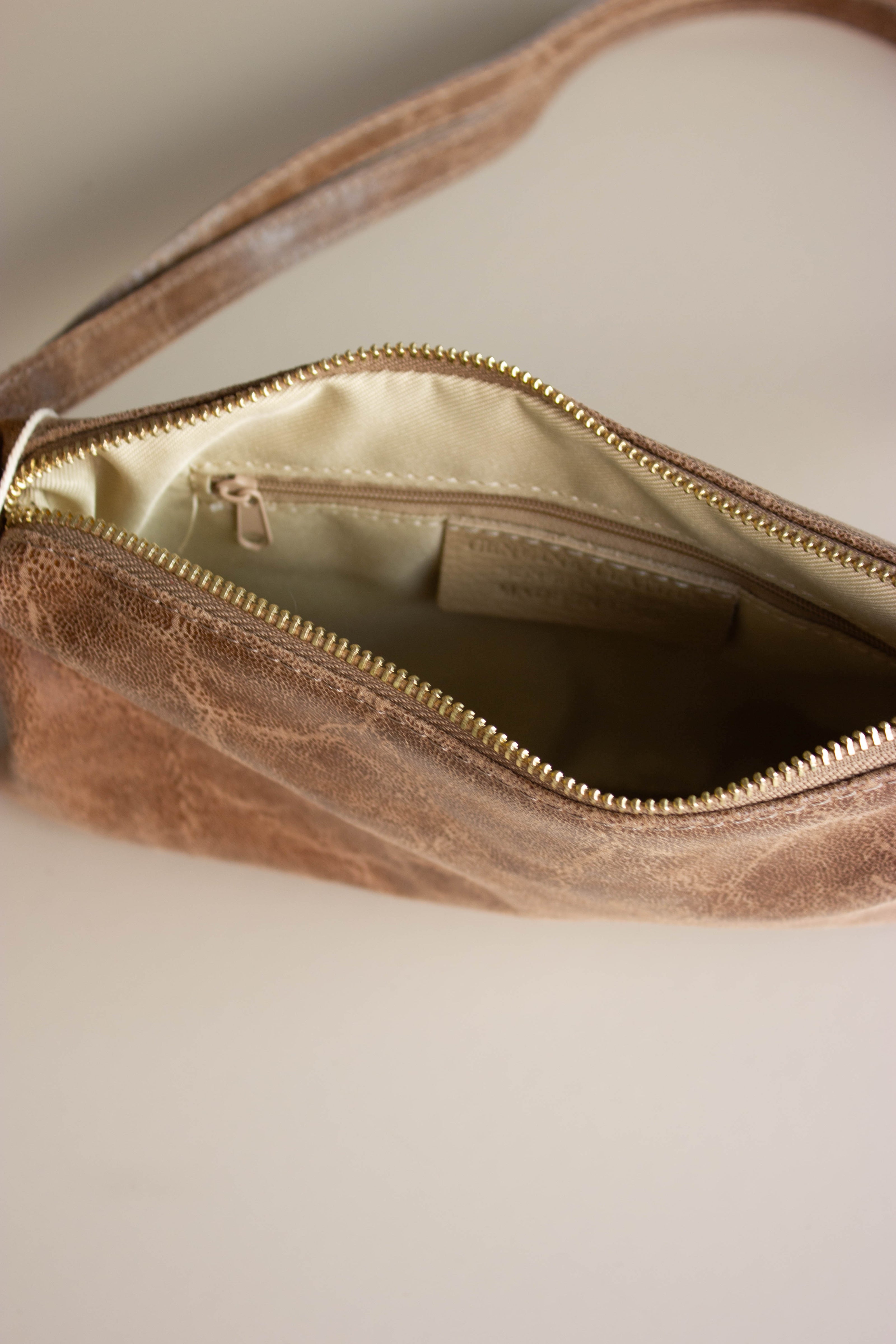 Mala de Pele Pequena Castanha