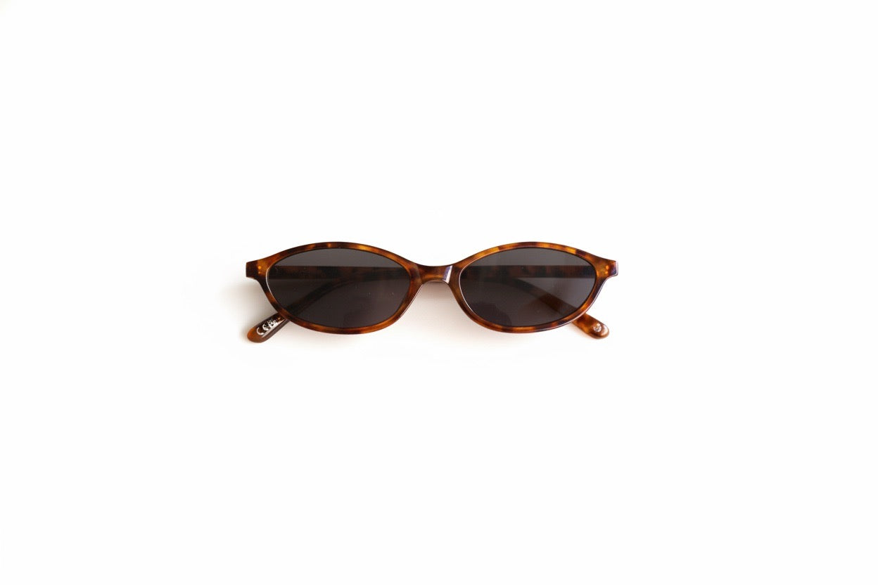 Óculos de Sol Ovais Cat Eye Castanhos com Lentes Pretas ♻️ 400 UV, Cat 3