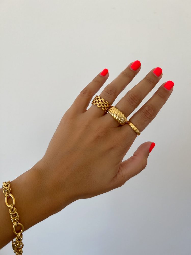 Contemporary Gold or Silver Steel Bracelet with Mesh Links