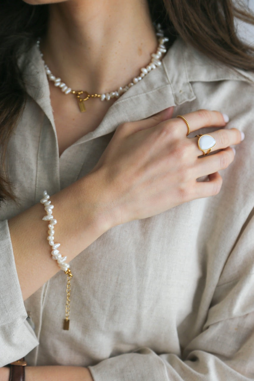 Pulseira com Pérolas Pequeninas Ovais