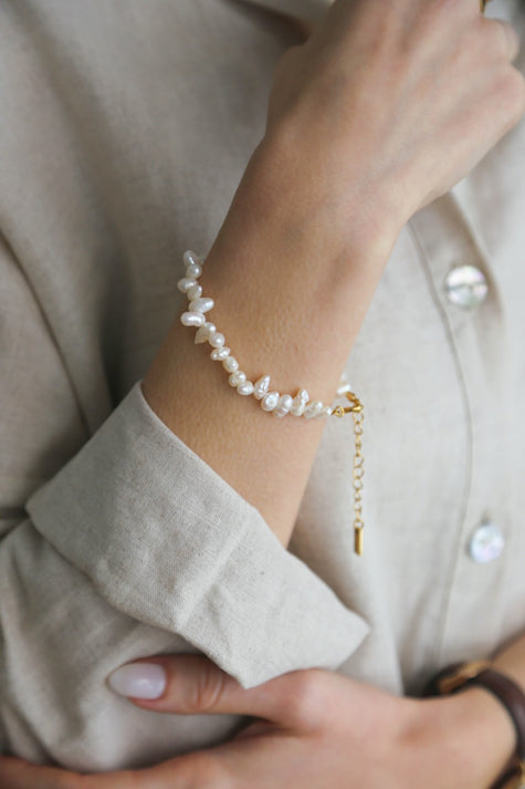 Pulseira com Pérolas Pequeninas Ovais