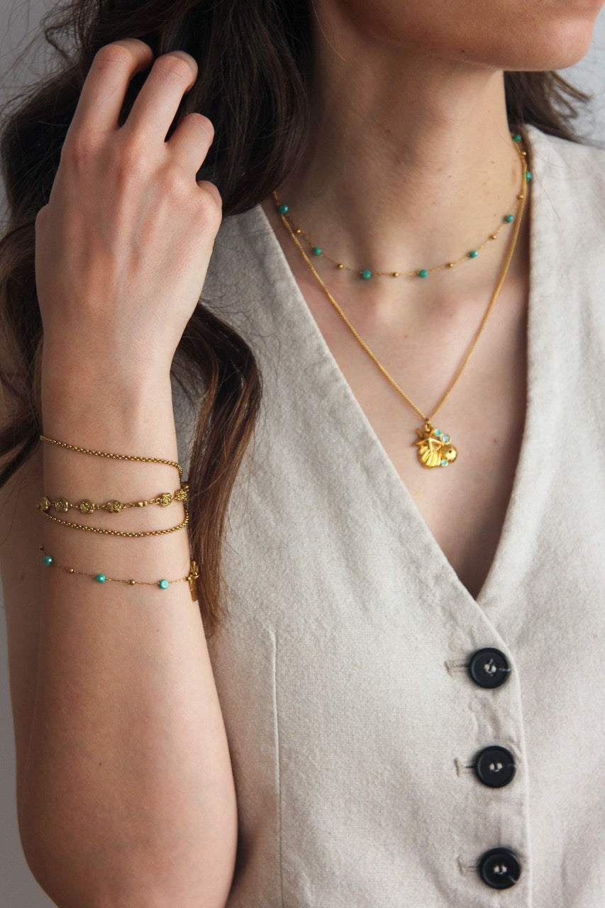 Pulseira em Aço Dourado de Pulso com Rosas