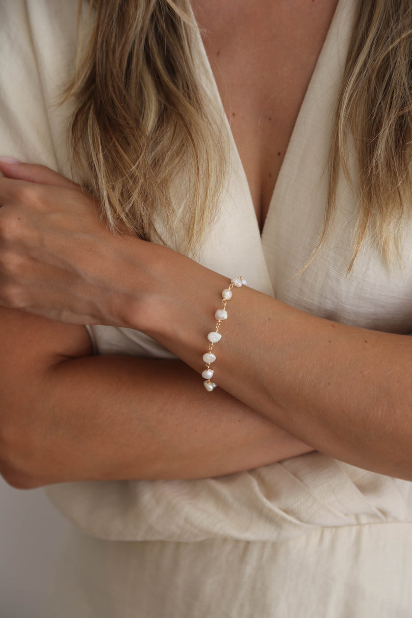 Pulseira em Aço com Pérolas Naturais