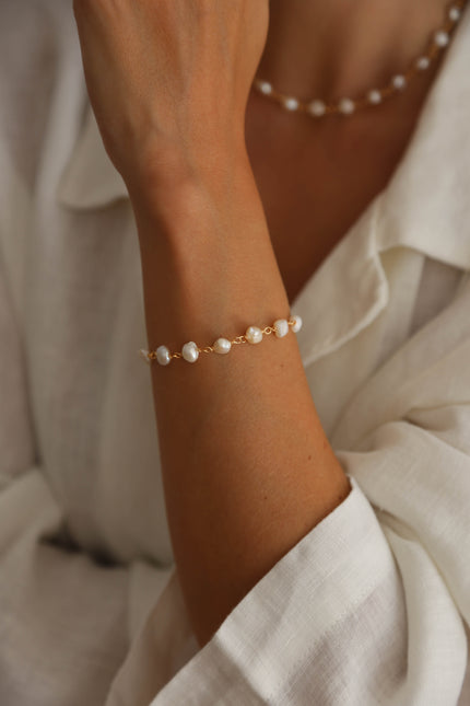 Pulseira em Aço com Pérolas Naturais