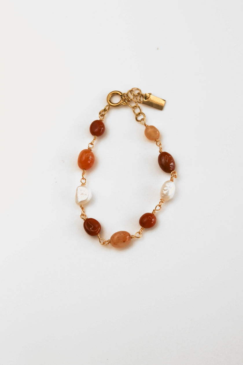 Pulseira em Aço com Pérolas Naturais e Ágata em Tons de Laranja