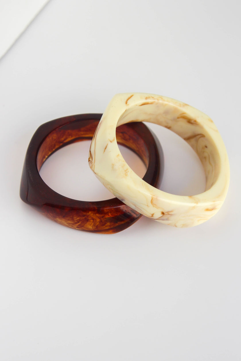 Pulseiras de Resina em Tons Neutros