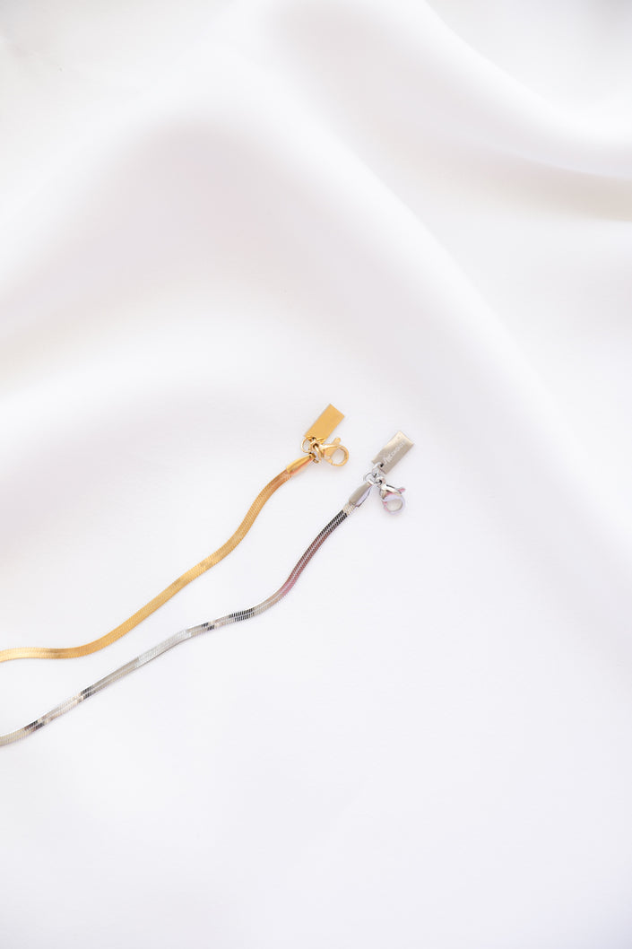 Pulseiras em Aço Dourada ou Prateada Fininhas para o Pulso