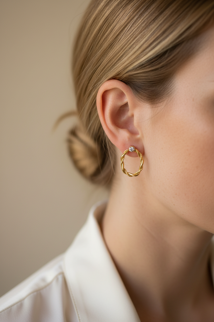 Brincos argola torcidos dourados - sem espigão visível