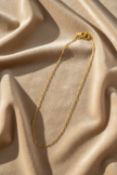Colar dourado curto malha rectangular - veludo bege