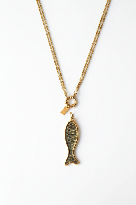 Colar Peixe Fundo Branco