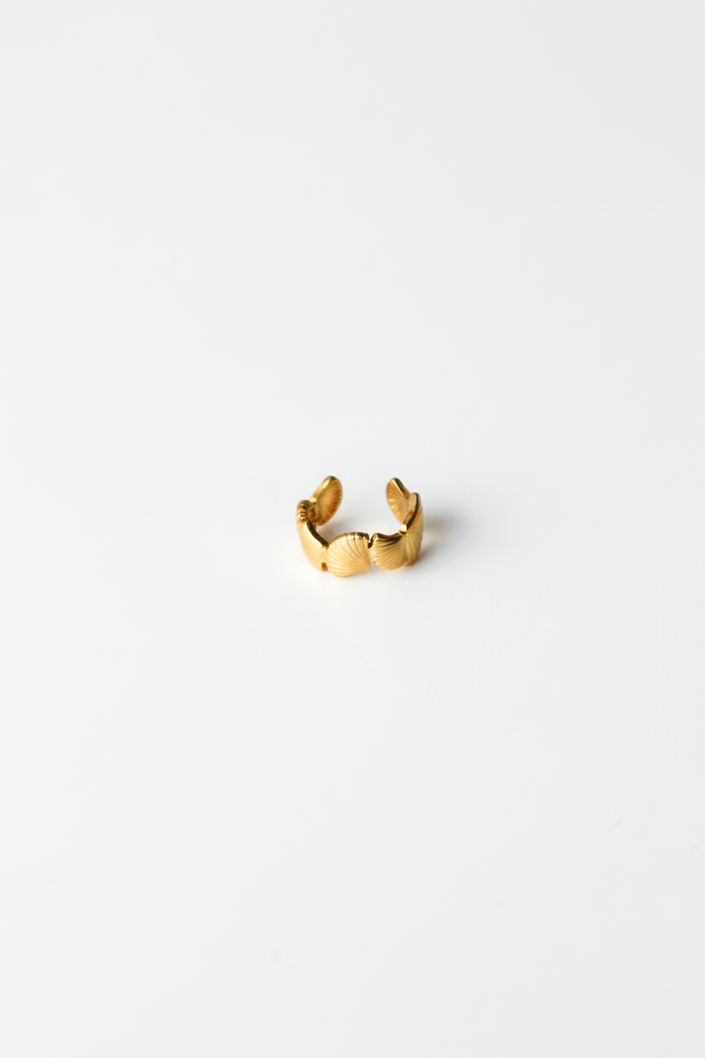 Earcuff Conchas Fundo Branco