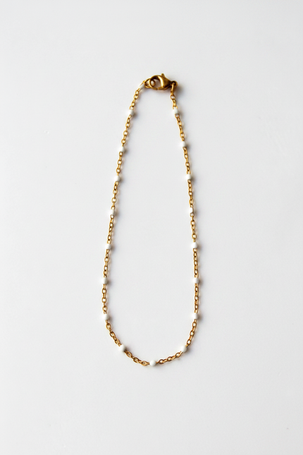 Pulseira Bolinhas Brancas Fundo Branco