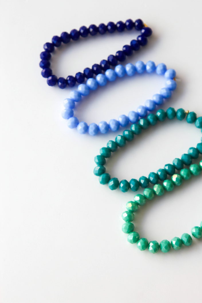 Pulseiras Cristais Fundo Branco High-Key