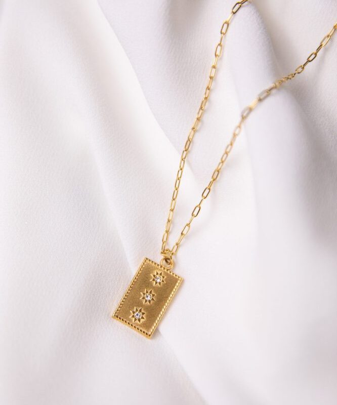 Colar em Aço Dourado com Pendente Rectangular e Zircónias