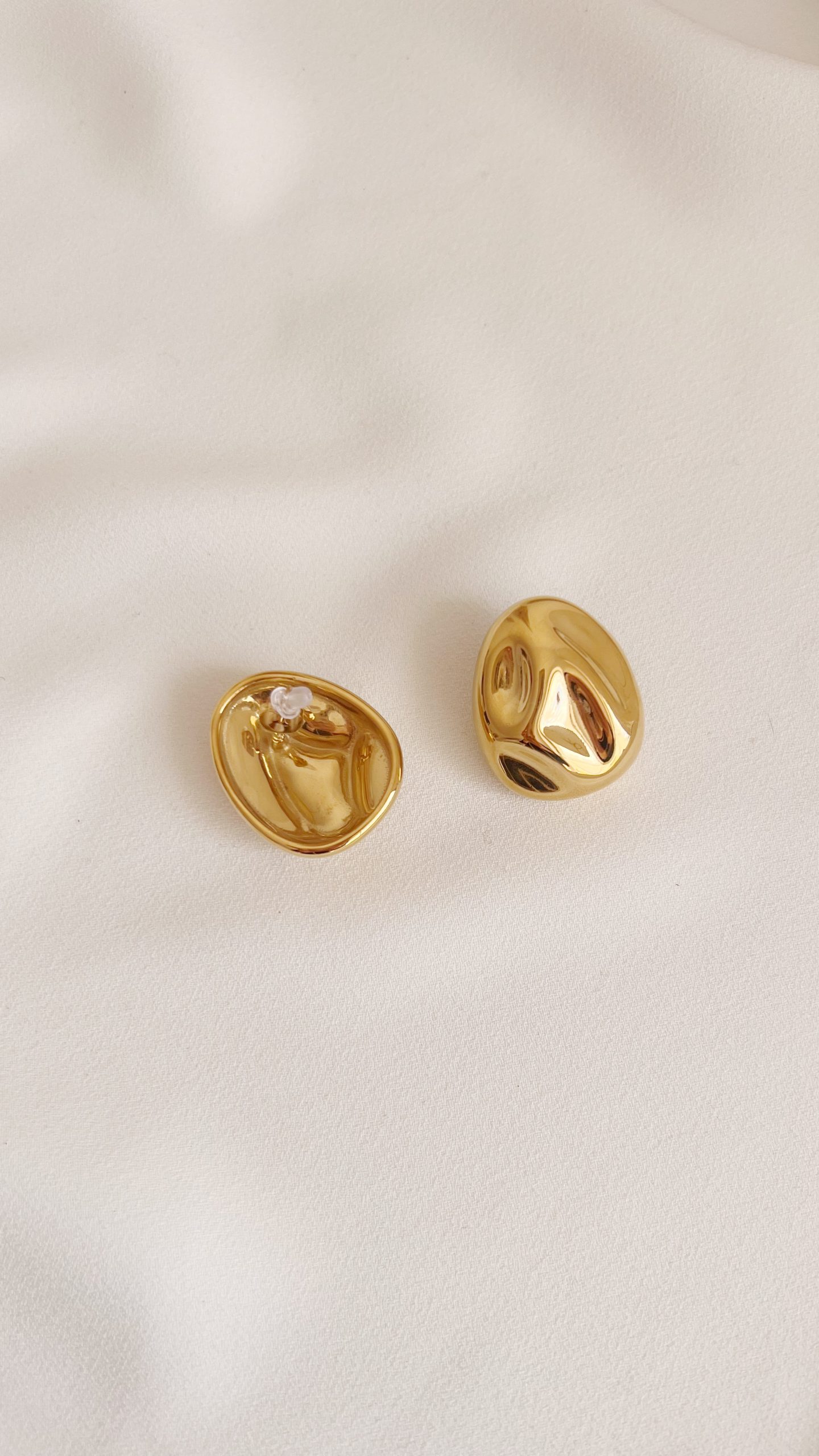 Brincos Retrô de Aço Inoxidável Dourado: Uma Jornada na Elegância Geom –  Estilo que Enche o Coração