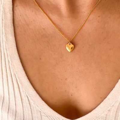 Colar em Aço Dourado com Coração Pequenino