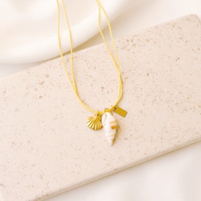 Colar Duplo Amarelo de Corda com Pendentes