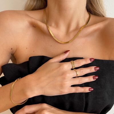 Conjunto em Aço Colar e Pulseira Achatada em Dourado