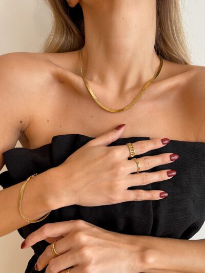 Conjunto em Aço Colar e Pulseira Achatada em Dourado